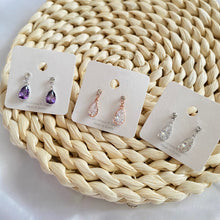 Load image into Gallery viewer, Daisy Cubic Zirconia Earring